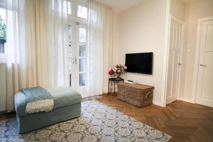 Old City Centre apartments - Nieuwmarkt area - image 12