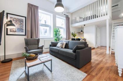 Short Stay Group Harbour Loft Studios - image 1