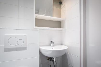 Short Stay Group Harbour Loft Studios - image 12