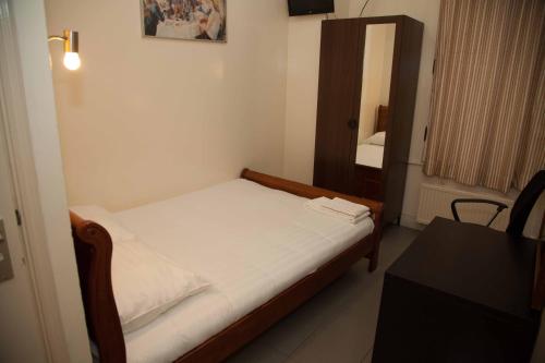 Hotel Jimmy - image 6