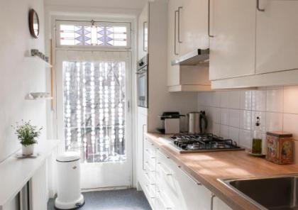 Authentic Amsterdam Bed and Breakfast Rai - image 12