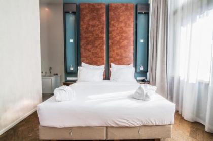 Hotel De Hallen - image 14