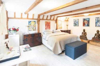 Bed & Breakfast of Art - image 1