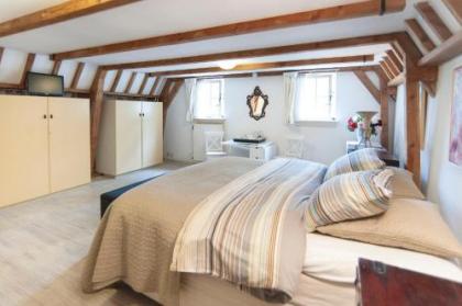 Bed & Breakfast of Art - image 20