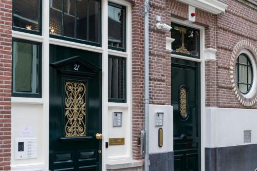 Golden Mansion Apartments - main image