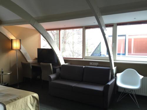 Golden Mansion Apartments - image 4