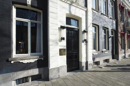 PH Hotel Oosteinde - image 2