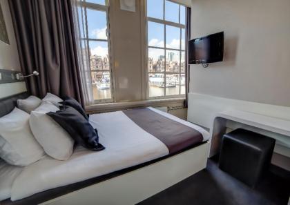 Hotel CC - image 1