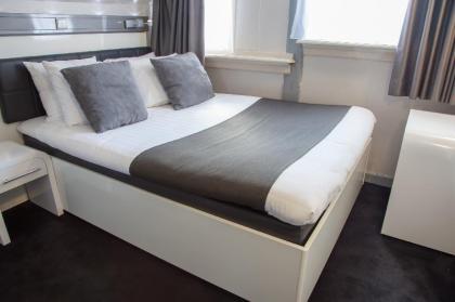 Hotel CC - image 3
