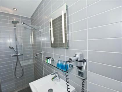 Hotel CC - image 8