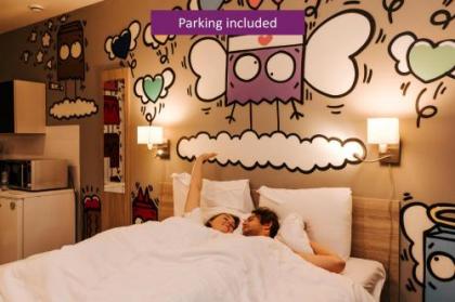 Amsterdam Teleport Hotel - image 1