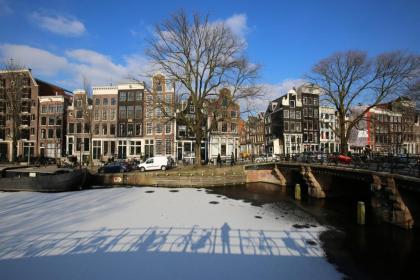 Canal Studio Apartment - image 12