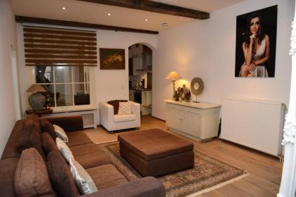 Red light district B & B canal view - image 20