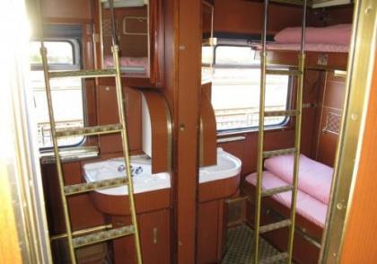 Train Lodge Amsterdam - image 3