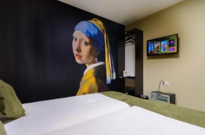 Camp Inn Hotel - image 13