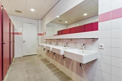 Hostelle - female only hostel - image 12
