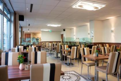 Hotel King's Court - image 10