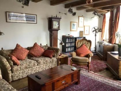 Former Rembrandt workshop two bedroom B&B - image 3