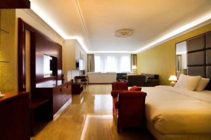 Chasse Hotel - image 12