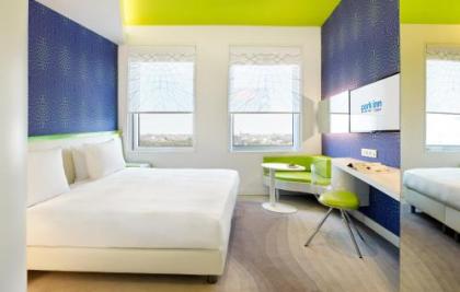 Park Inn by Radisson Amsterdam City West - image 2