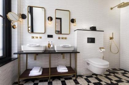 The Hendrick's Hotel - image 16