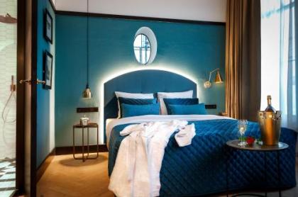 The Hendrick's Hotel - image 19