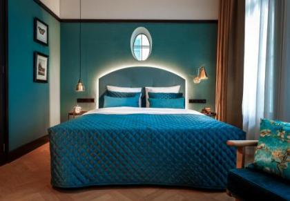 The Hendrick's Hotel - image 4
