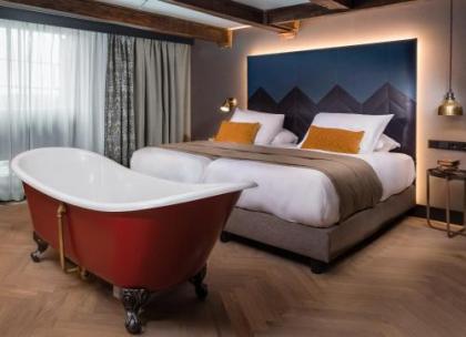 The Hendrick's Hotel - image 6