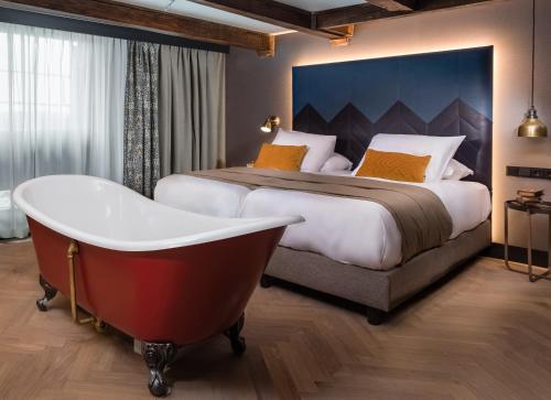 The Hendrick's Hotel - image 6