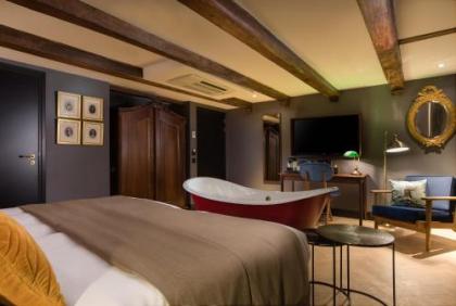 The Hendrick's Hotel - image 7
