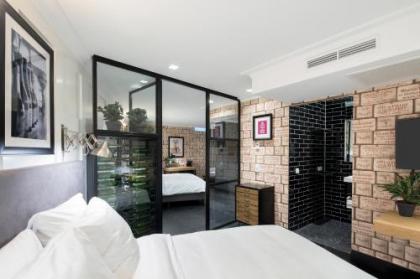The Highland House - image 10