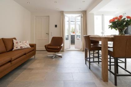 Artis Plantage Apartment - image 1