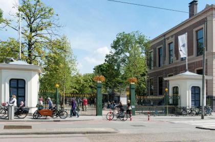 Artis Plantage Apartment - image 10