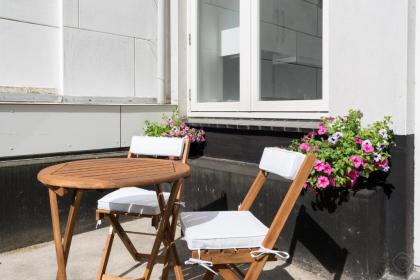 Artis Plantage Apartment - image 2