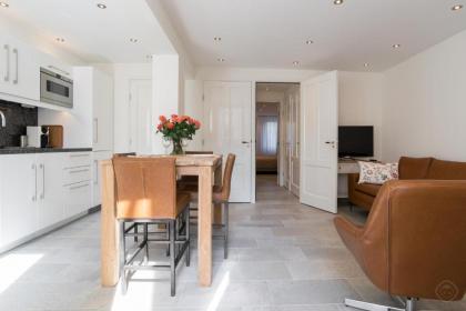 Artis Plantage Apartment - image 7