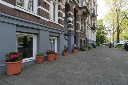 Artis Plantage Apartment - image 9