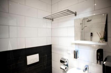 i hotel - image 13