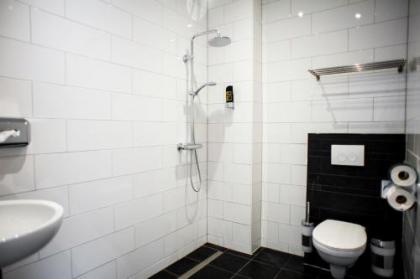 i hotel - image 14