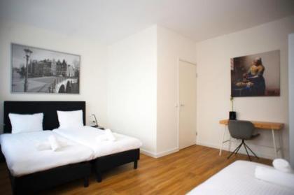 i hotel - image 15