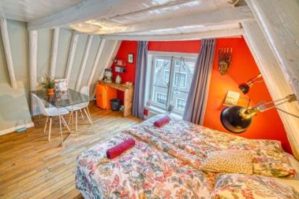 Attic Monkeys Lodge - image 1