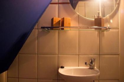 Attic Monkeys Lodge - image 18