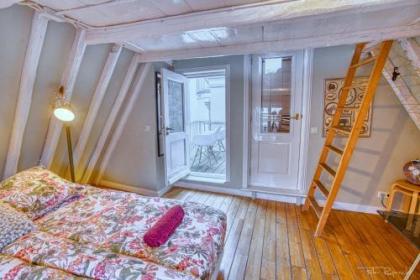 Attic Monkeys Lodge - image 6