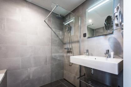 Short Stay Group Eastern Docklands Apartments - image 11