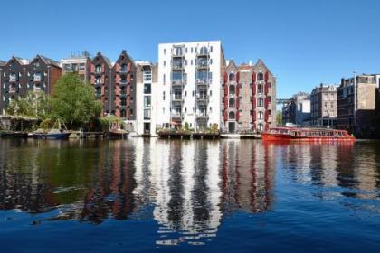 Holiday Inn Express Amsterdam - City Hall - image 2