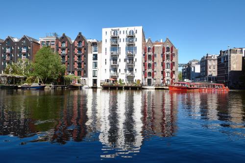 Holiday Inn Express Amsterdam - City Hall - image 2