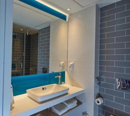 Holiday Inn Express Amsterdam - City Hall - image 8