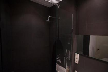 Luxury Amsterdam city center apartments - image 2