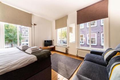 Canal View Studio - image 4