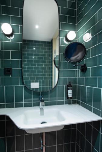 Olympic Hotel - image 6