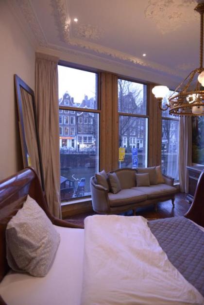 Red Light's Historic B&B - image 14